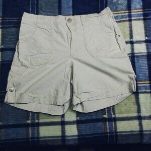 Gloria Vanderbilt Margo Cuffed Shorts Size 6 Missy